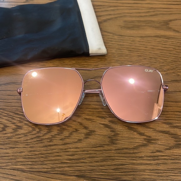 QUAY REFLECTIVE BIG CAT EYE SUNGLASSES - Picture 2 of 6